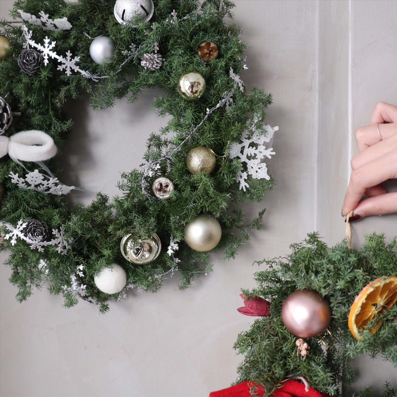 銀白系&紅白系雪松聖誕花圈