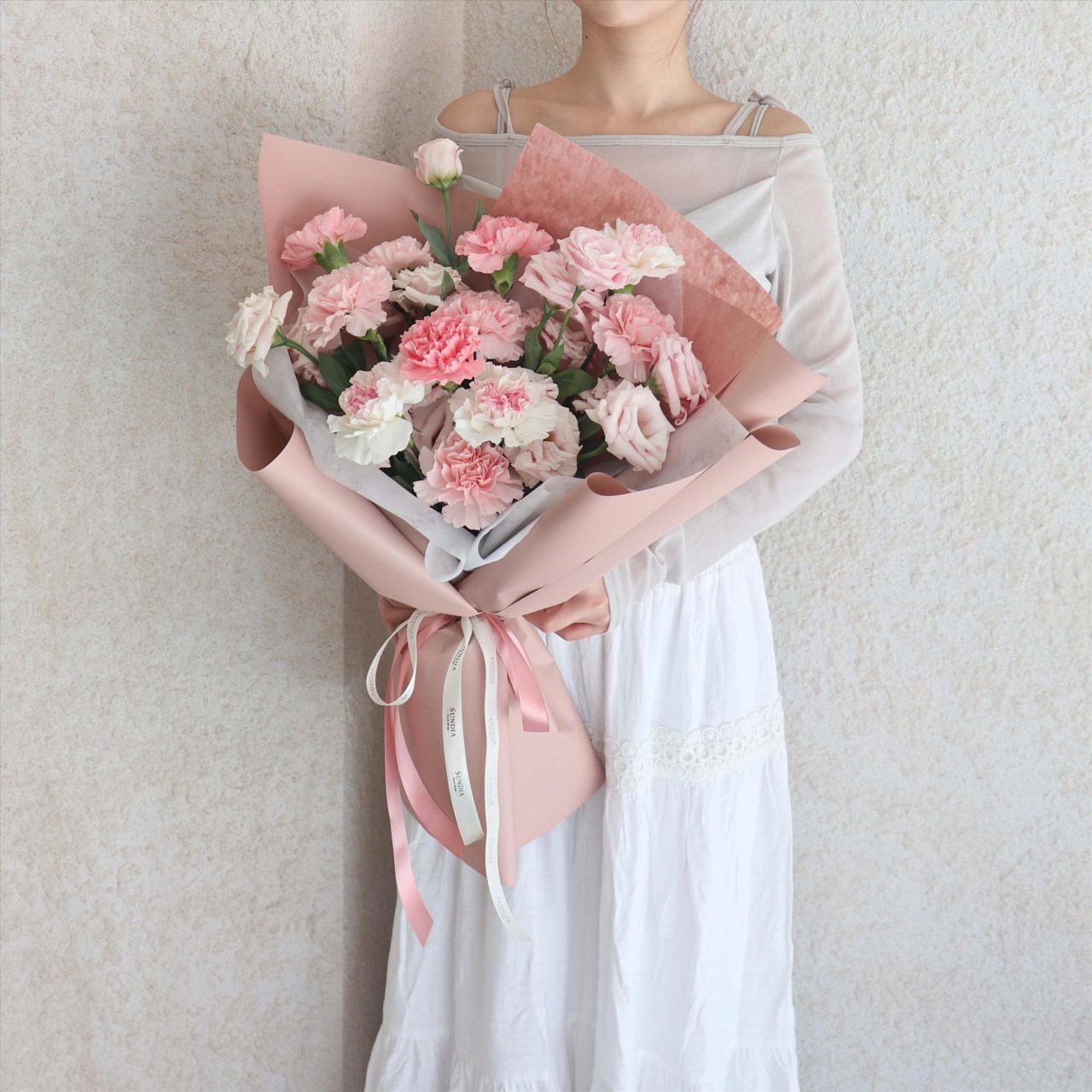 櫻桃粉嫩康乃馨鮮花花束 (大款)
