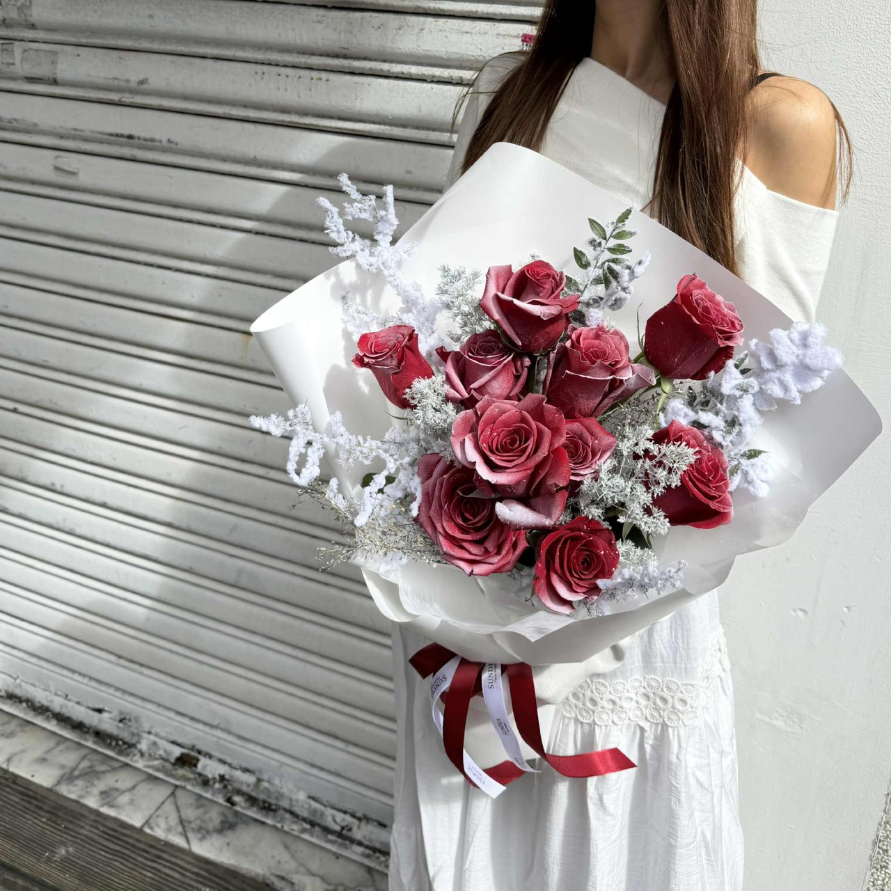 雪落玫瑰-進口紅玫瑰鮮花束