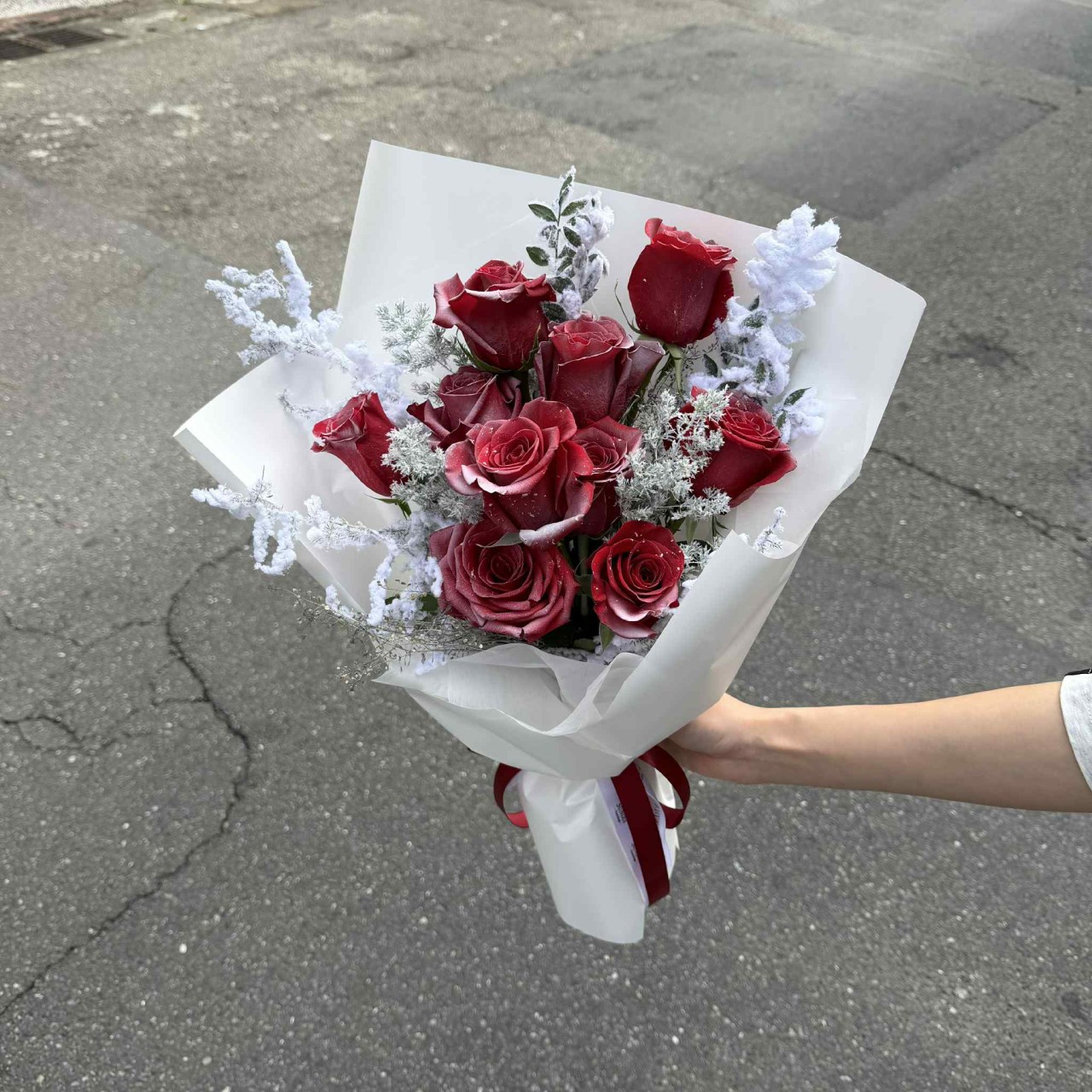 雪落玫瑰-進口紅玫瑰鮮花束