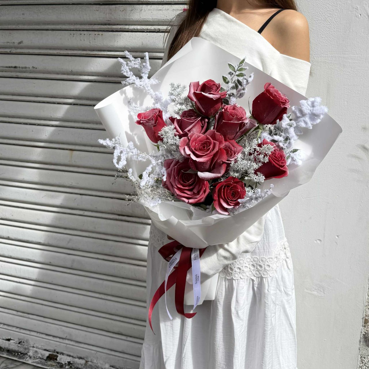雪落玫瑰-進口紅玫瑰鮮花束