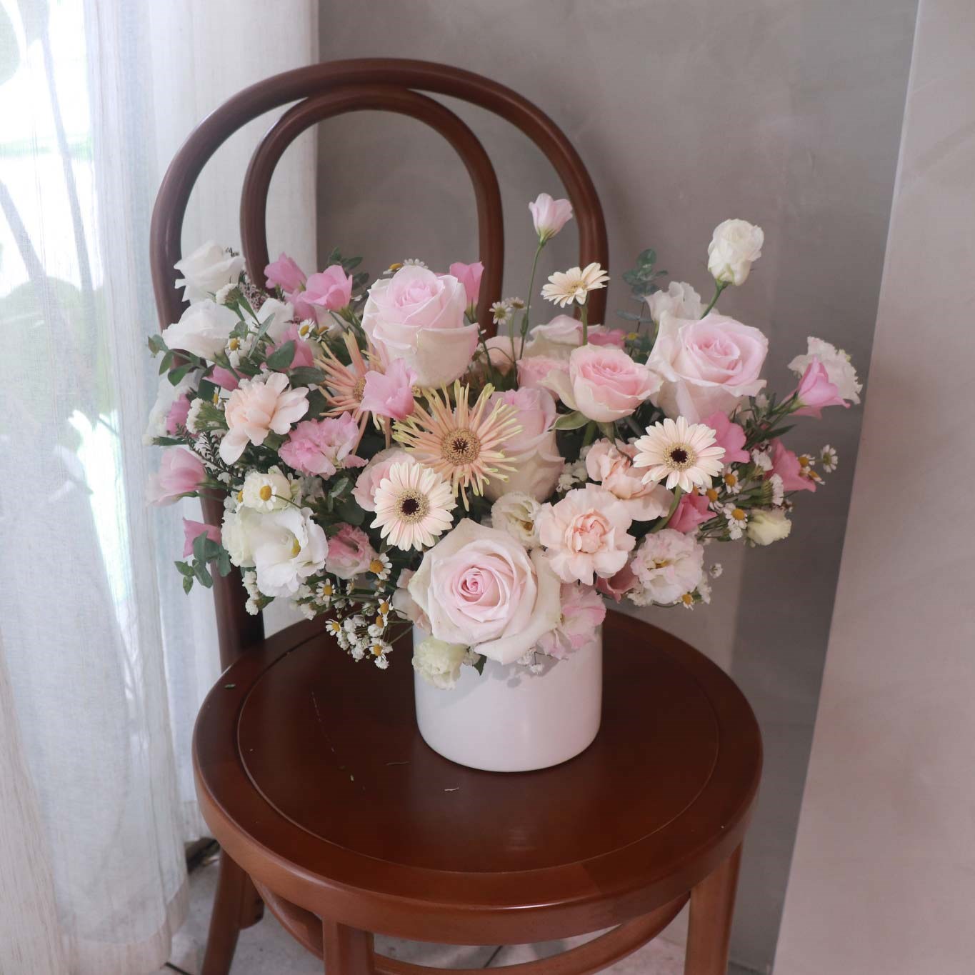 粉色系鮮花盆花