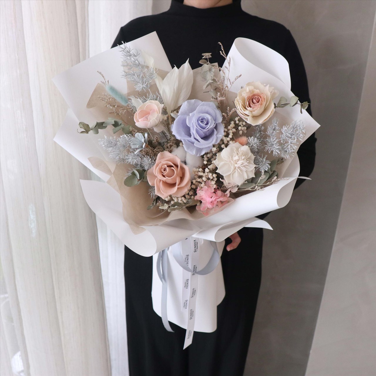 奶茶藍灰色永生花束 