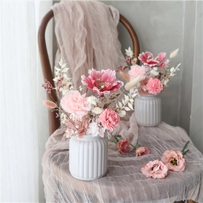 黛子粉牛奶瓶永生盆花 