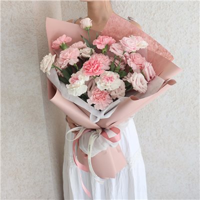 櫻桃粉嫩康乃馨鮮花花束 (大款)