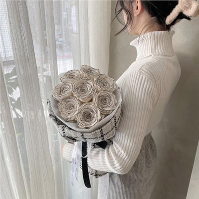 俄羅斯小香永生花束 /奶油香奈兒