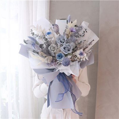 碎冰藍灰色永生花束 