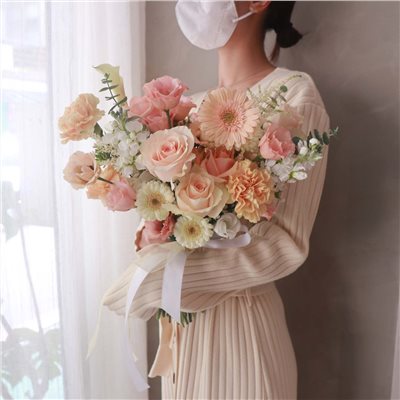 暖陽橘粉色系鮮花捧花